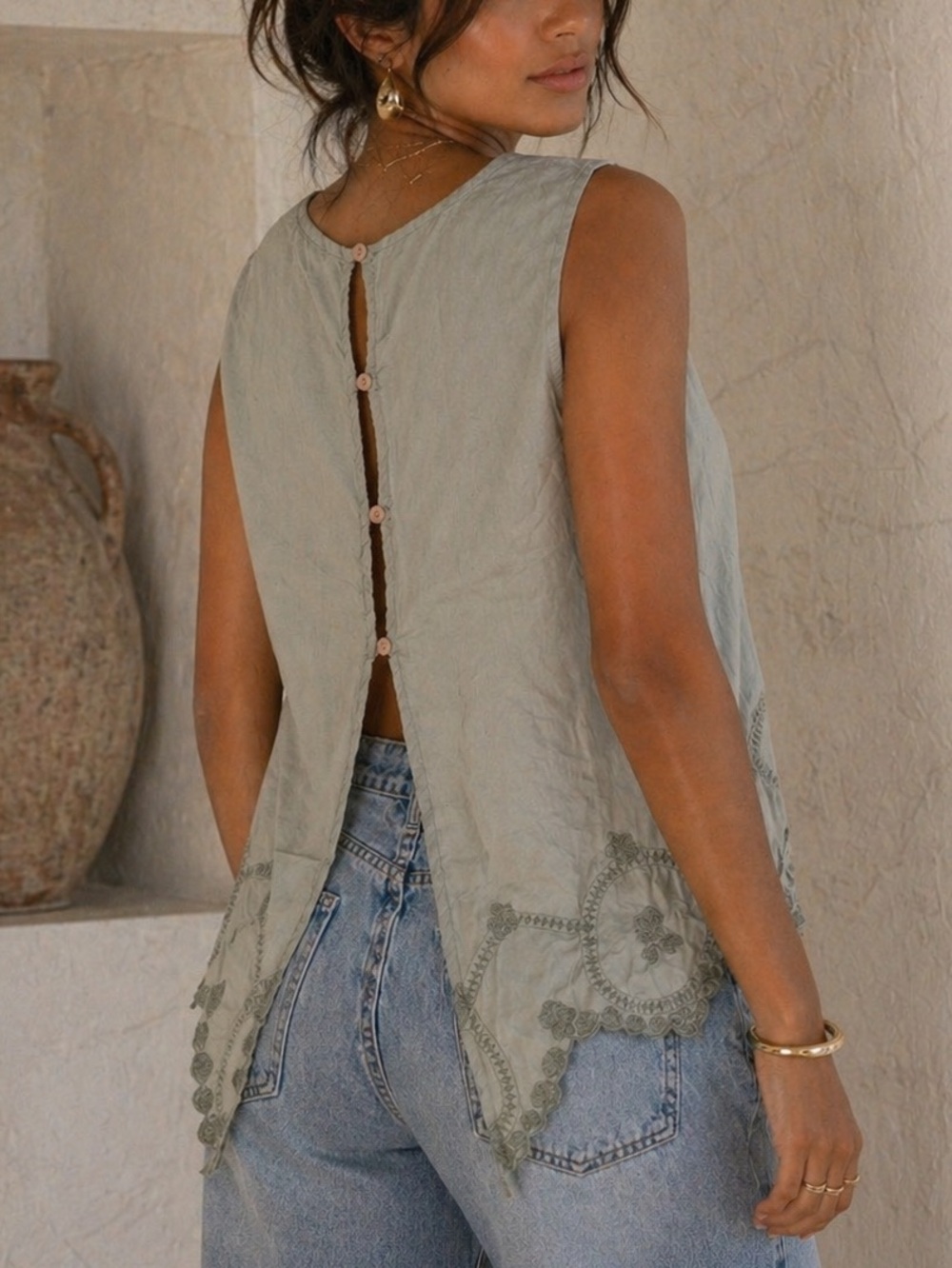 Sun & Shadow Light Sage Embroidered Scallop-Hem Camisole